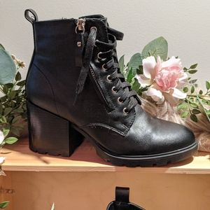 Heel lace up combat boots